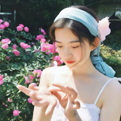 既惊艳又耐看的女生头像(精选24张)