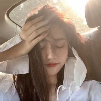 既惊艳又耐看的女生头像(精选24张)