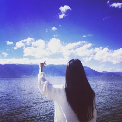 qq头像海边唯美背影女生图片(优选18张)