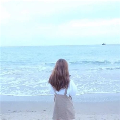 qq头像海边唯美背影女生图片(优选18张)