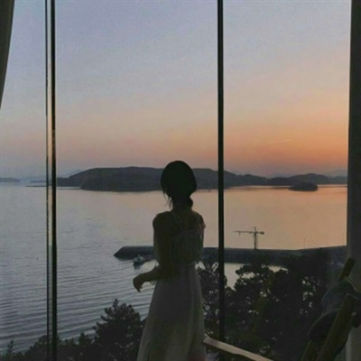 头像女生背影或侧面高清图片(优选22张)