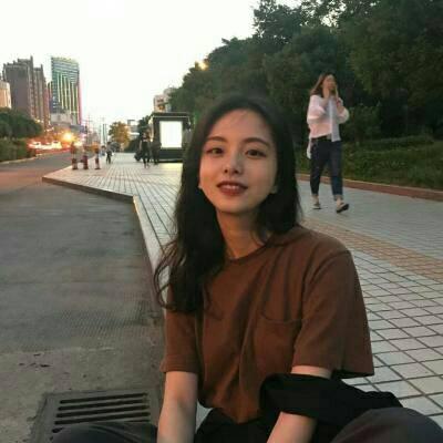 女生酷酷的图片头像(优选22张)