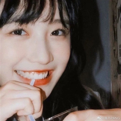 开怀大笑的女生头像(优选20张)