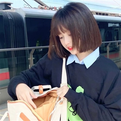 开怀大笑的女生头像(优选20张)