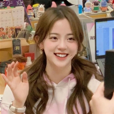 开怀大笑的女生头像(优选20张)