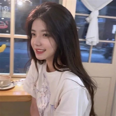 开怀大笑的女生头像(优选20张)