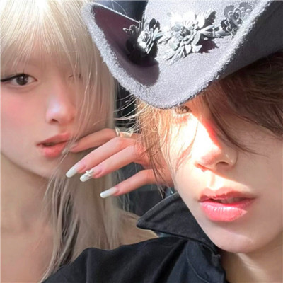 2023最火的情侣头像欧美高清图片(共20张)