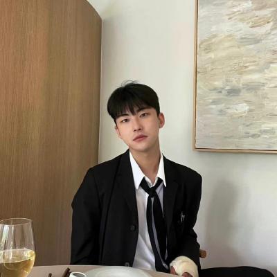 2023头像男生帅气潮流高清图片(共24张)