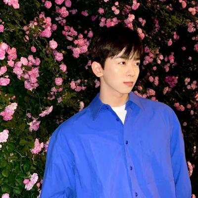 2023头像男生帅气潮流高清图片(共24张)