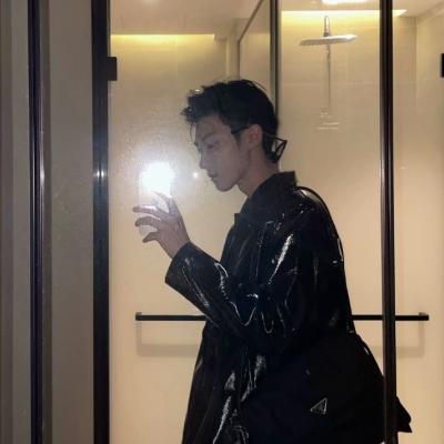 2023头像男生帅气潮流高清图片(共24张)