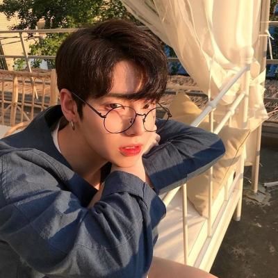 2023头像男生帅气潮流高清图片(共24张)