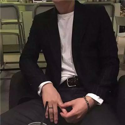 2023帅气成熟男人头像图片(精选20张)