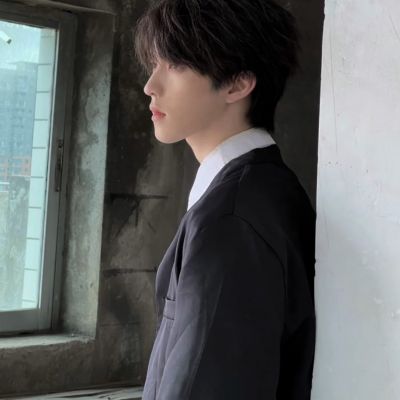 2023帅气成熟男人头像图片(精选20张)