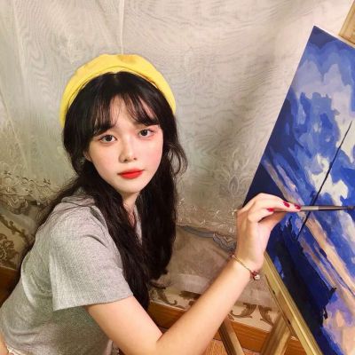 高清阳光好看的简洁微笑女头像图片(20张)