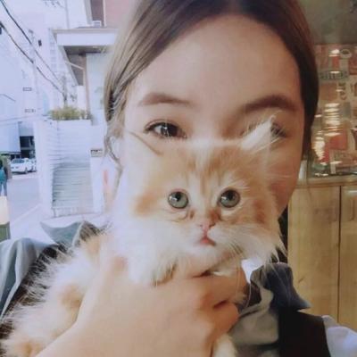 高清阳光好看的简洁微笑女头像图片(20张)