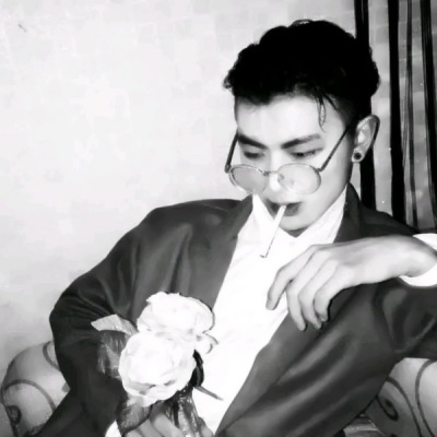 黑白超酷男生帅气qq头像(18张)