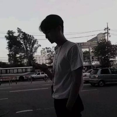 黑白超酷男生帅气qq头像(18张)