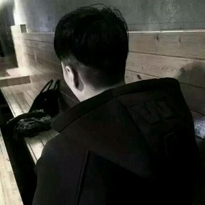 黑白超酷男生帅气qq头像(18张)