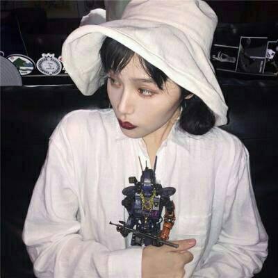 社会混混女生图片头像(精选22张)