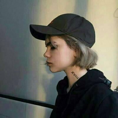 社会混混女生图片头像(精选22张)