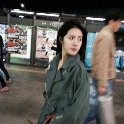 2023年女生高清头像图片(22张)