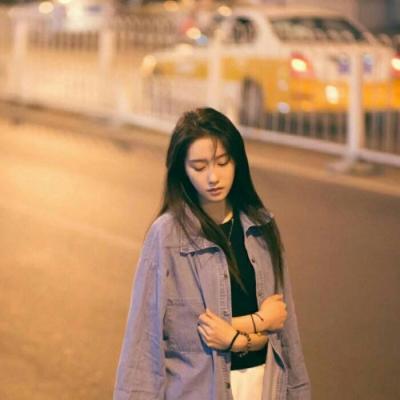 2023年女生高清头像图片(22张)