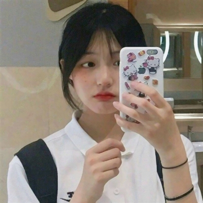 镜头前的时尚女生自拍头像大全(20张)