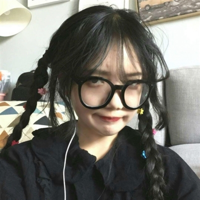 镜头前的时尚女生自拍头像大全(20张)