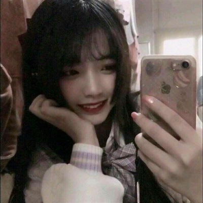 镜头前的时尚女生自拍头像大全(20张)