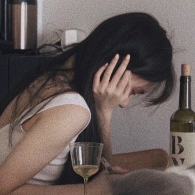 高清暖色调的治愈系头像女生图片(精选20张)