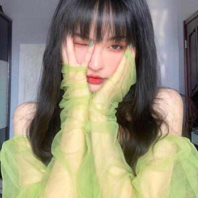 高清暖色调的治愈系头像女生图片(精选20张)