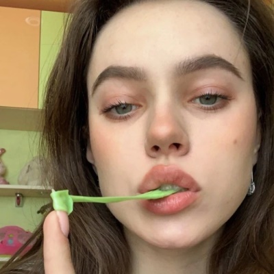 2023最红美女头像(22张)