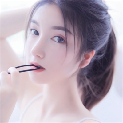 微信头像女生简单大方(精选18张)