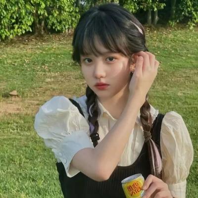 微信头像女生简单大方(精选18张)