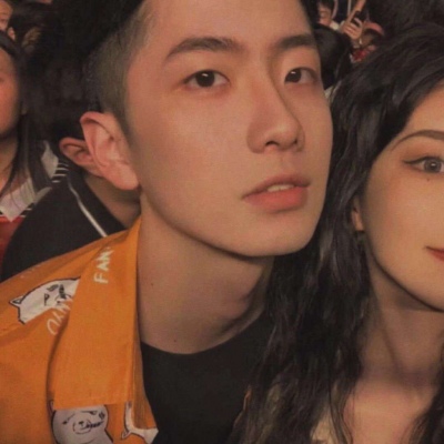 很难找的个性情侣头像真人(16张)