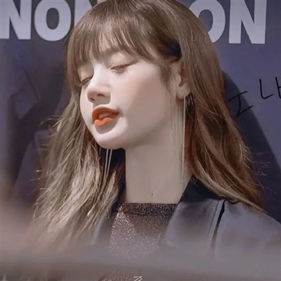 安静又温柔又沉稳的女生头像(20张)