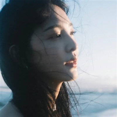 安静又温柔又沉稳的女生头像(20张)