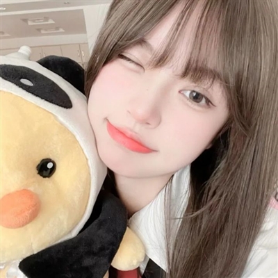 干净温柔大方的女生头像(18张)