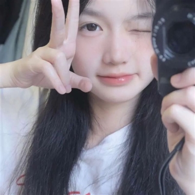 干净温柔大方的女生头像(18张)