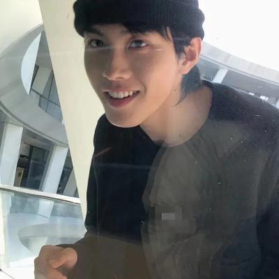 颜值爆表的头像男生(优选20张)