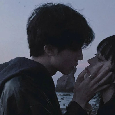 氛围感拉满的情侣头像(18张)