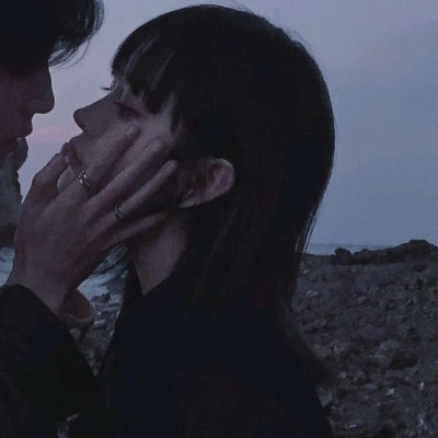 氛围感拉满的情侣头像(18张)