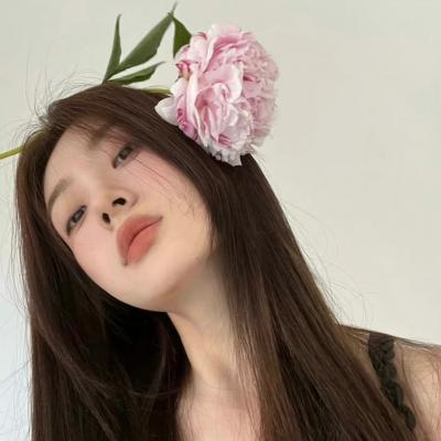 寓意好的甜美粉色系女孩头像图片(18张)