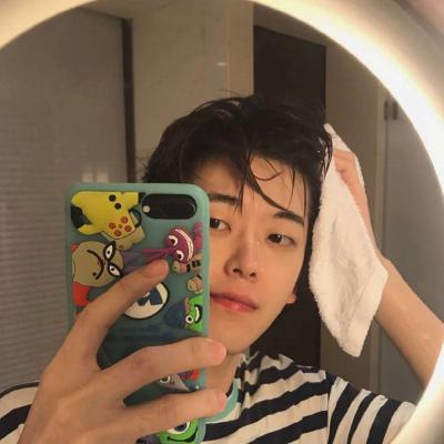 随意洒脱的qq侧面头像(精选18张)