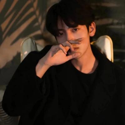 2023最新qq头像男生帅气图片(精选18张)