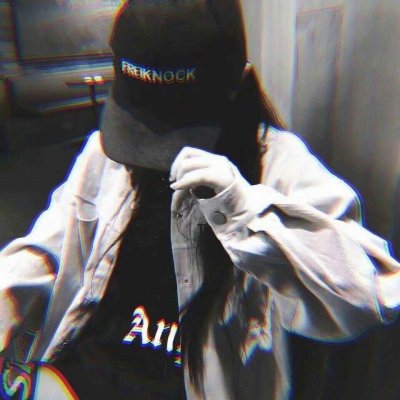 高清好看的高冷女生头像霸气黑色系图片(18张)