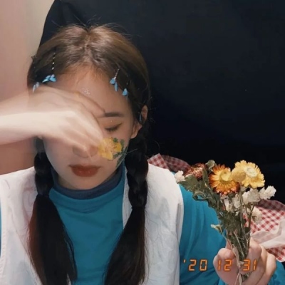 鲜花女孩头像唯美图片大全(优选18张)