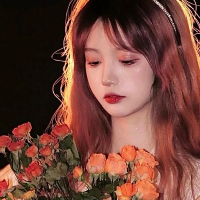 鲜花女孩头像唯美图片大全(优选18张)