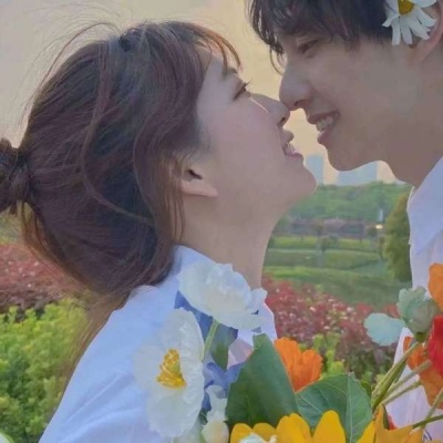 两人在一起的情侣头像一人一张(精选16张)