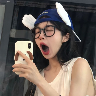 浪漫氛围女生头像真人高清图片(共16张)